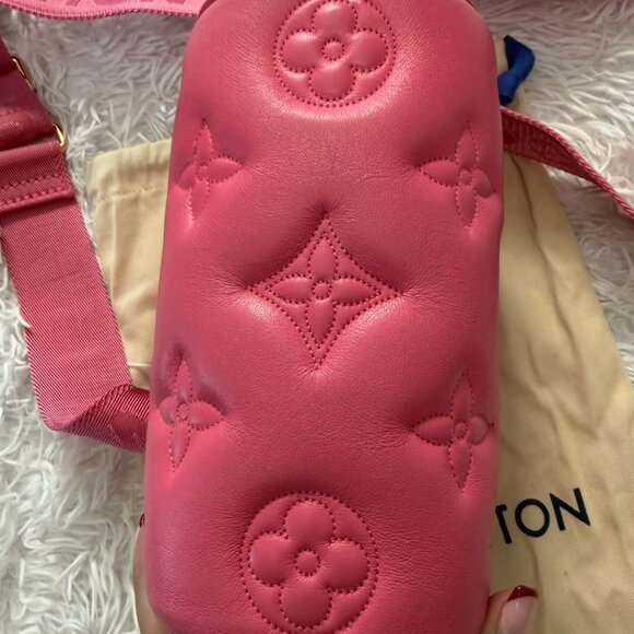 LOUIS VUITTON Calfskin Bubblegram Papillon BB in Dragon Fruit - Picture 3 of 15